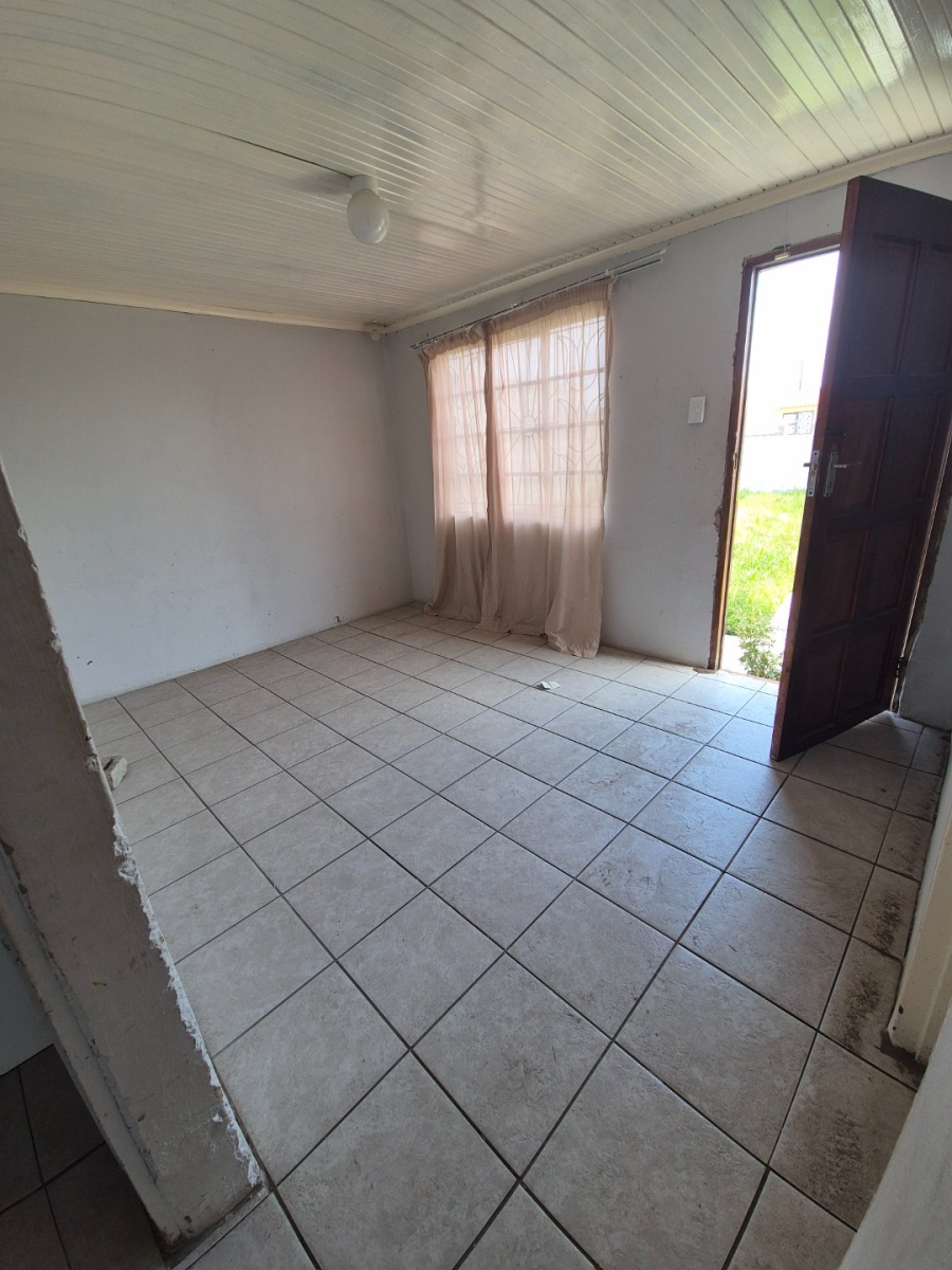 2 Bedroom Property for Sale in Kwazakhele Eastern Cape